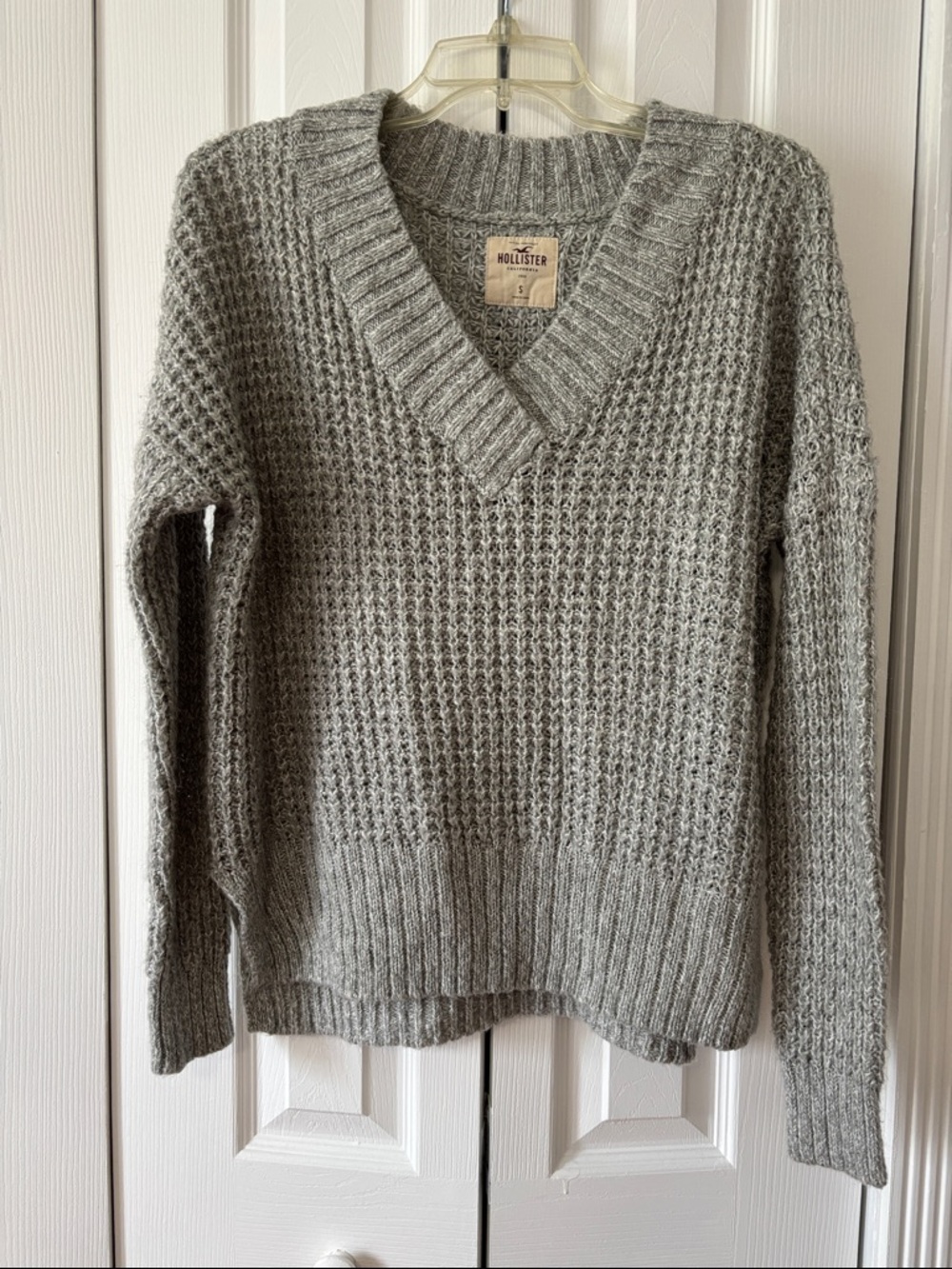 Hollister Light Gray Waffle V-Neck Sweater